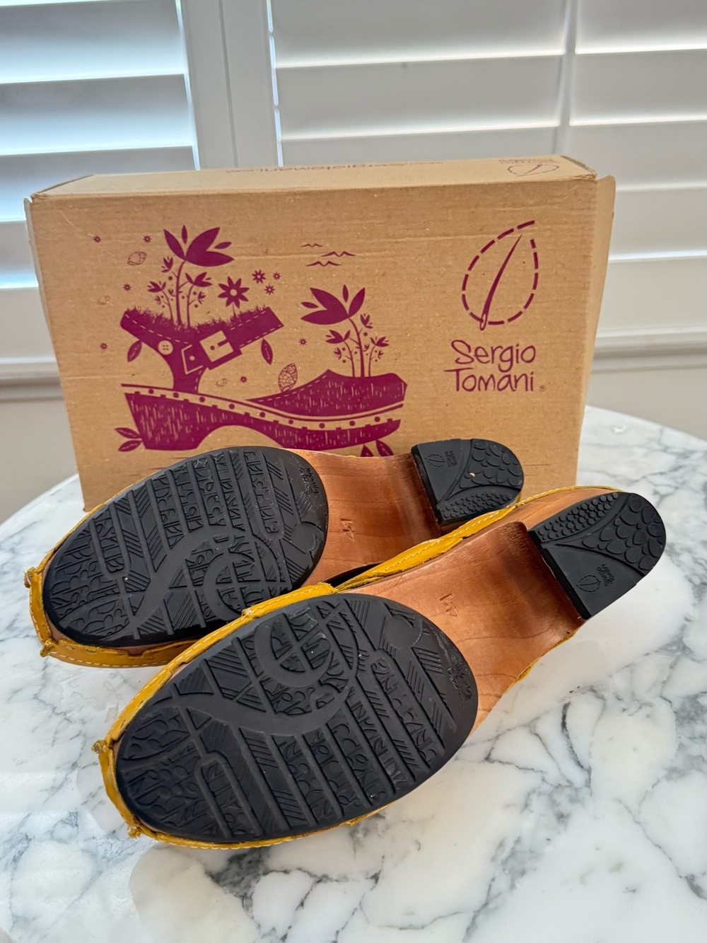 Sergio Tomani Yellow Leather Slip-On Clog Mule - Picture 7 of 7